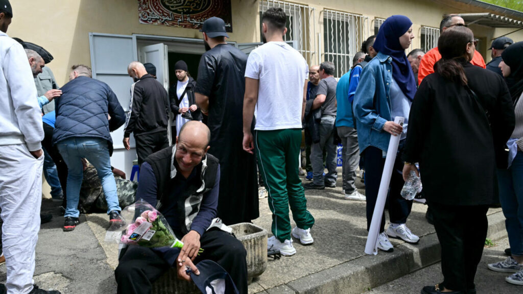 Macron Condemns Killing of Muslim Worshipper