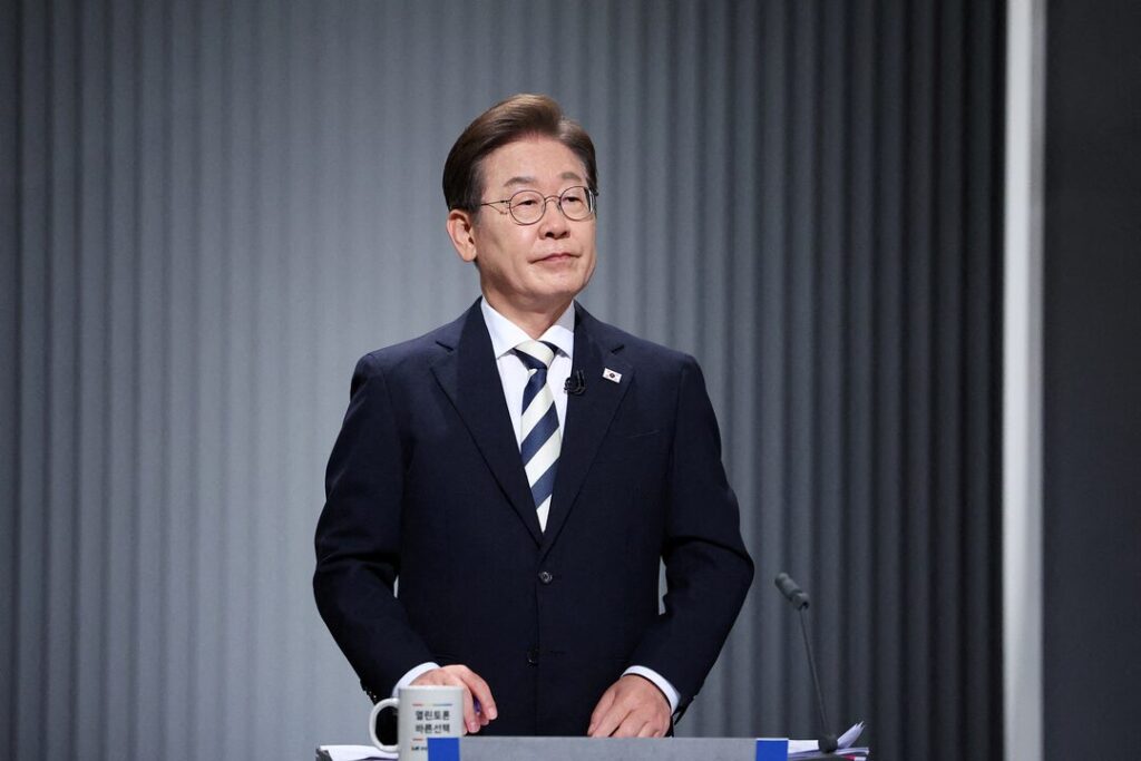 South Korea's Liberal Candidate Lee Holds Lead