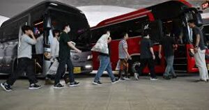 Seoul to Probe Rights Violations in U.S. Immigration Raid on Koreans