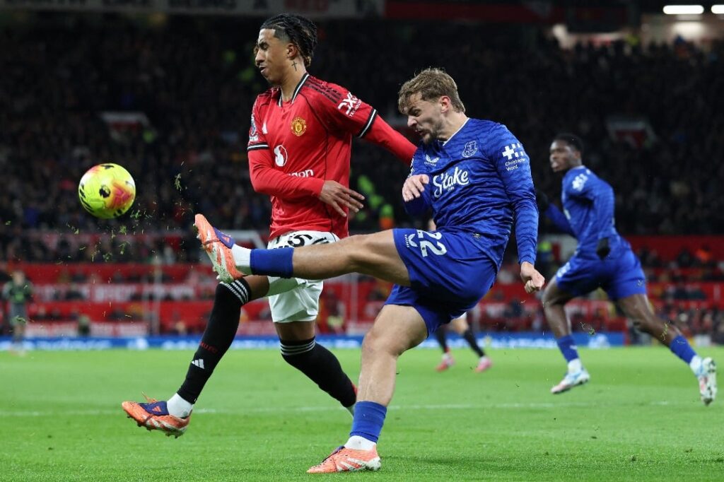 10-Man Everton Beat Man United To Earn First Win At Old Trafford In 12 Years