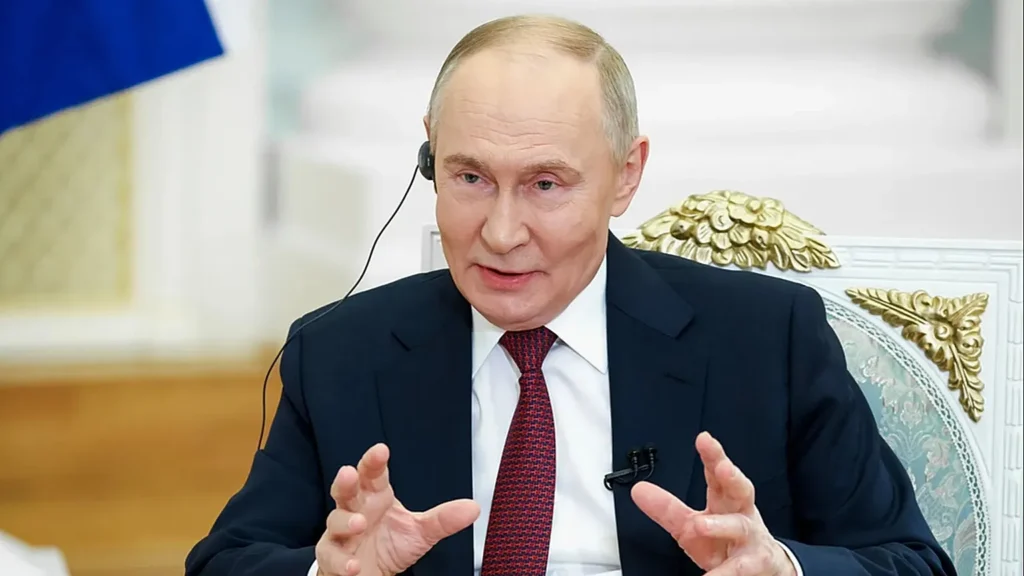 Putin warns Ukrainian troops to Withdraw from Donbas