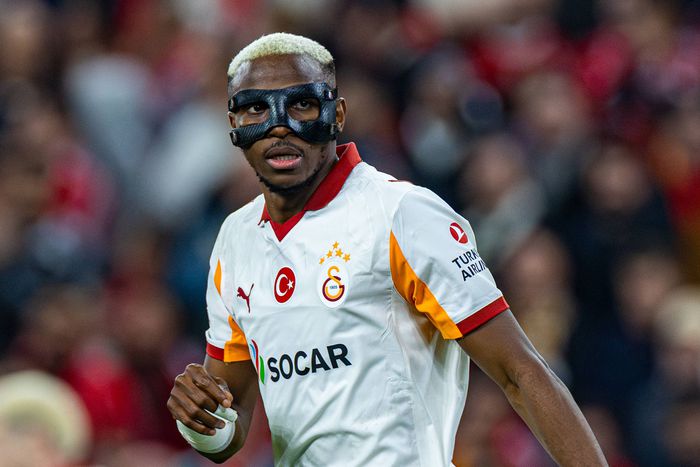 Osimhen Undergoes Successful Surgery After Arm Fracture