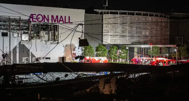 Many Feared Trapped In Quake-Hit Japan Mall