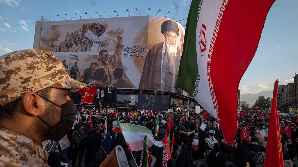 Trump Warns Iran to Resume Talks as US Launches Fresh Strikes