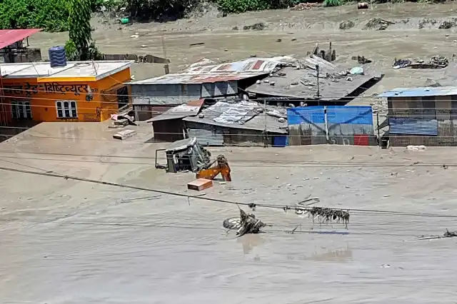 160 dead, 647 missing as floods devastate Nepal, Tibet