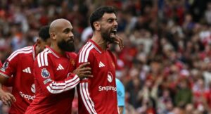 Fernandes Scores Hat-Trick As Man United Rout Ipswich