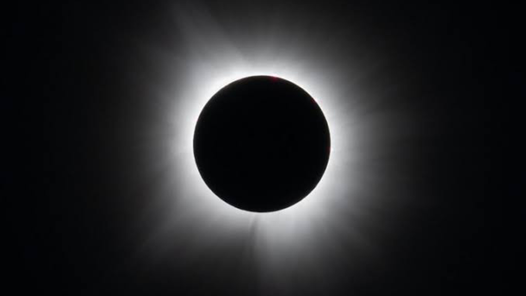 Iceland Witnesses First Total Solar Eclipse in Nearly 600 Years