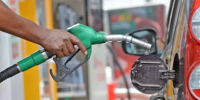 Nigerians May Pay Less For Petrol As Oil Prices Tumble