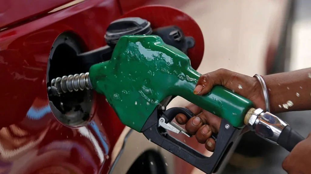 Petrol near N1,400 as Dangote defends price hikes