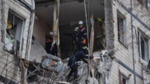 Six Dead, 33 Injured in Latest Russian Missile Attacks on Kyiv