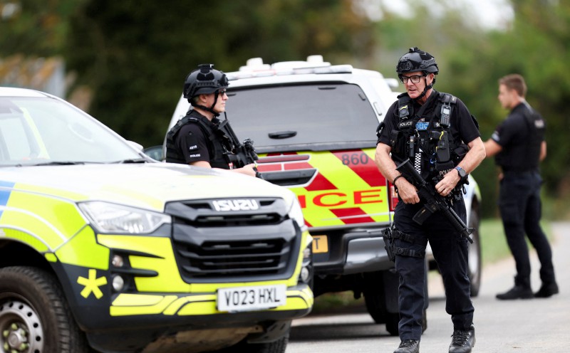 UK Police Arrest Five over Suspected Terror Plot